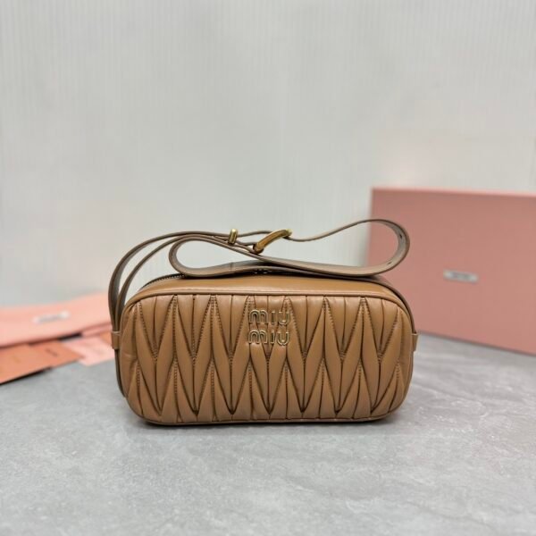 Size: 24 x 11.5 x 7cm