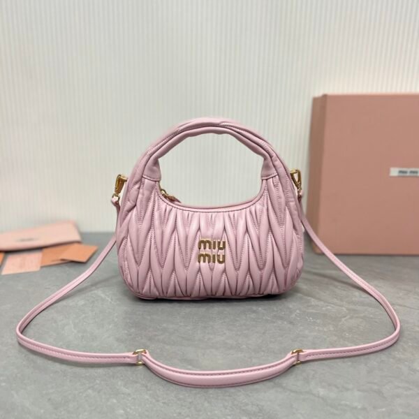 Size: 23×13×7cm