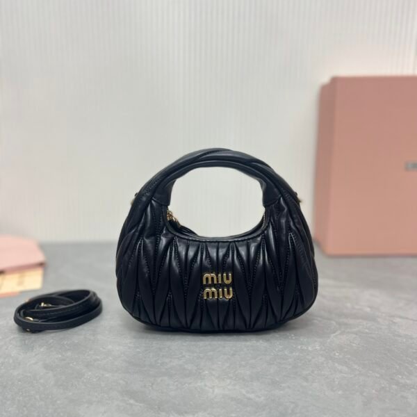 Size: 18X10X6cm