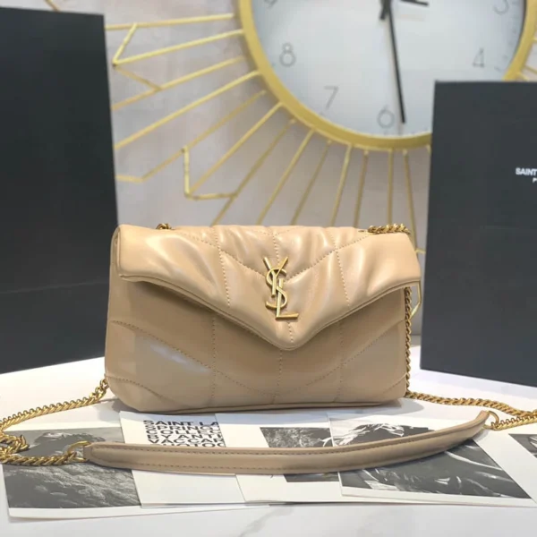 LOULOU PUFFER Lambskin bag Size: 23x15.5x5.8cm Model: 620333