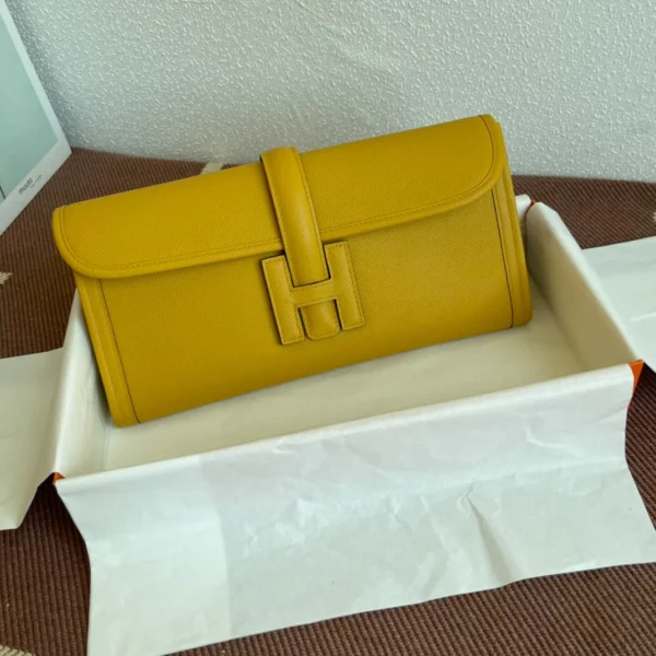 Amber Yellow