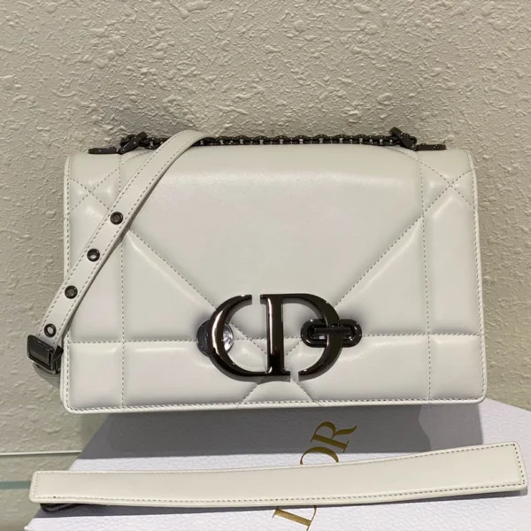 30 Montaigne Series size 25x15x8cm
