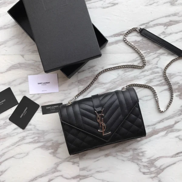 Envelope bag Size：21x13x6cm Code：392745