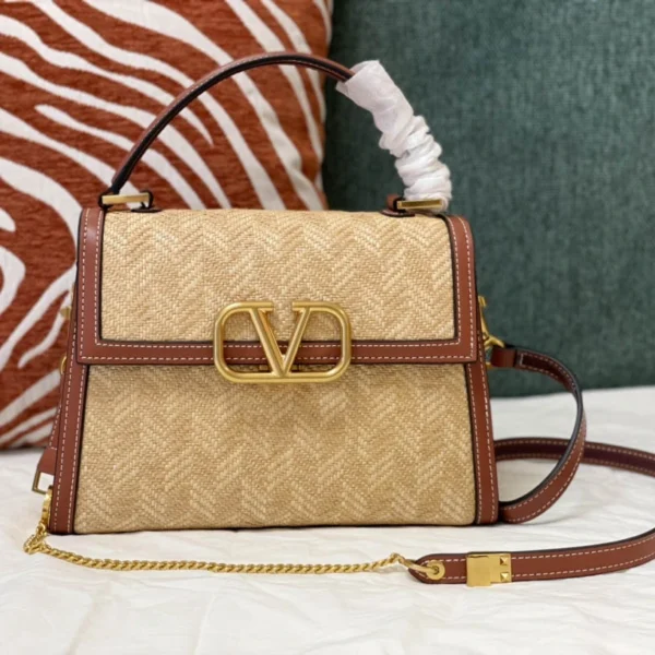 Valentino Model 0530M Size: 25x15x11cm
