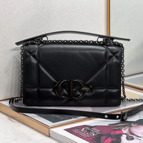 30 Montaigne Chain Clutch Size: 25.5cm
