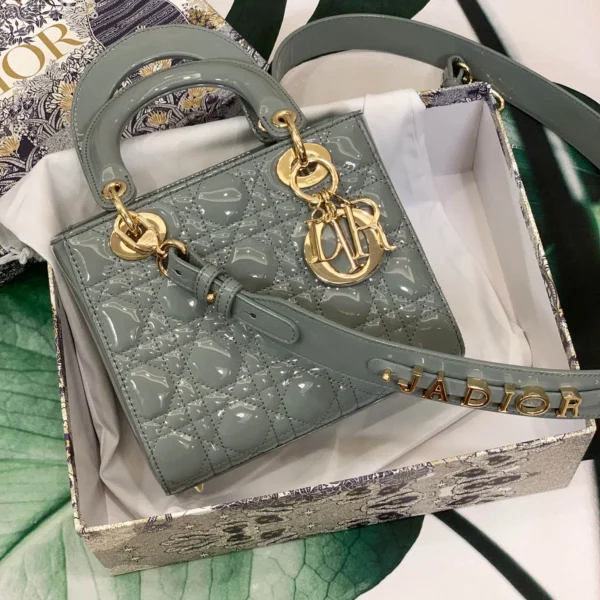 ABCDior Calf Patent Leather Rattan Tote Size: 20 x 16.5 x 8cm