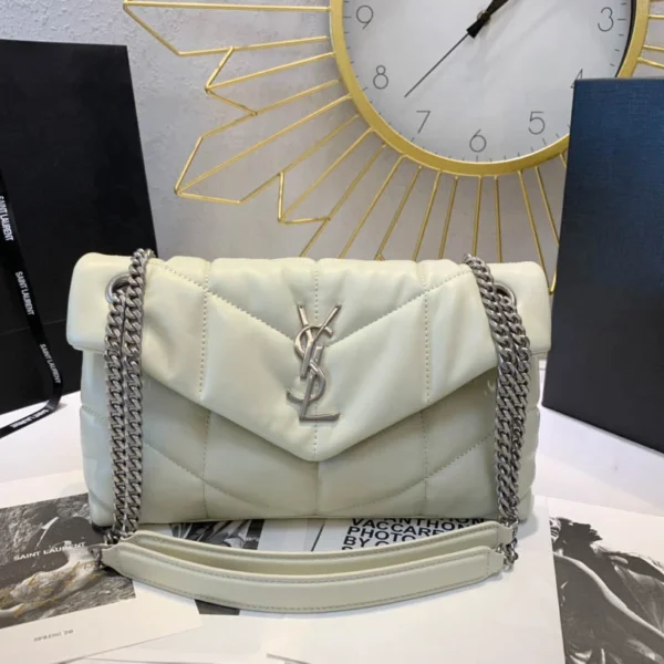 Lambskin bag Size: 29x17x11cm Model: 577476