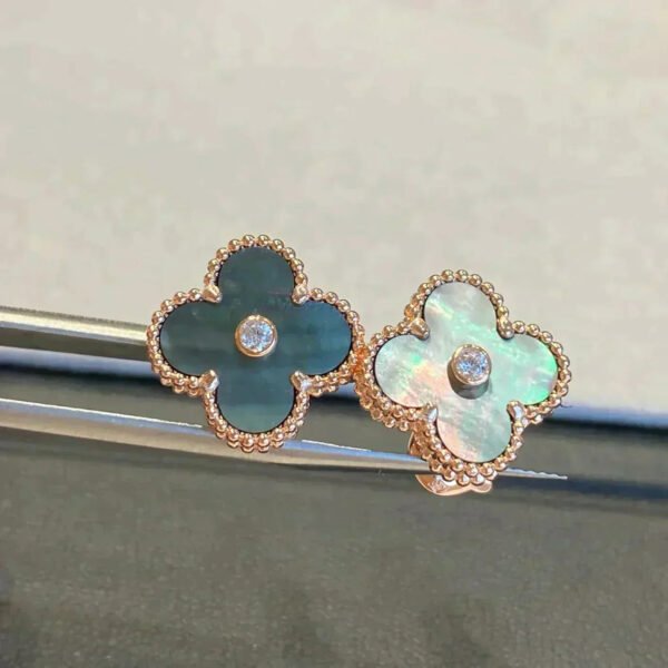 [ELANLUXE]CLOVER MEDIUM 1 MOTIFS GRAY MOP  DIAMOND EARRINGS