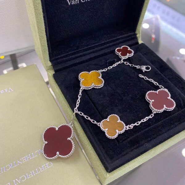 [ELANLUXE]CLOVER 5 MOTIFS SIVLER CARNELIAN TIGER EYE BRACELET