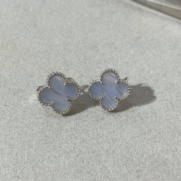 [ELANLUXE]CLOVER CHALCEDONY SILVER STUD EARRINGS