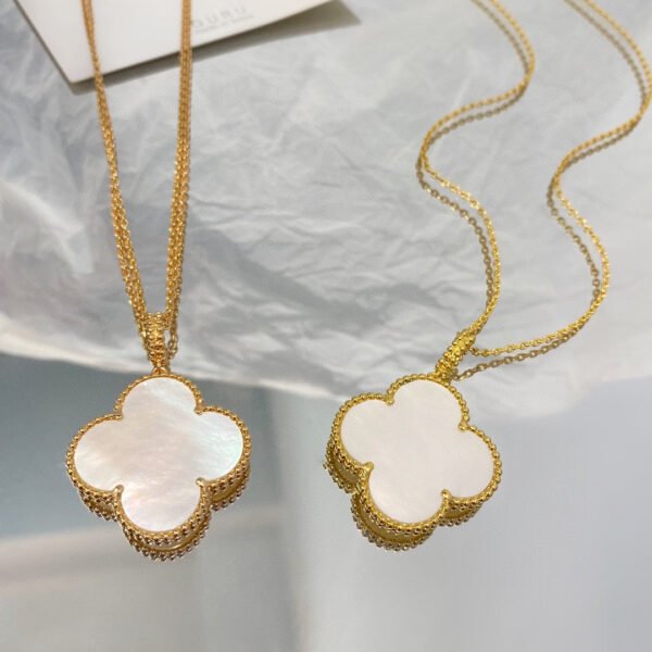 [ELANLUXE]CLOVER 25MM MOP LARGE PENDANT NECKLACE