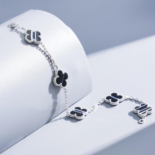 [ELANLUXE]CLOVER 5 MOTIF VEINED ONYX BRACELET SILVER