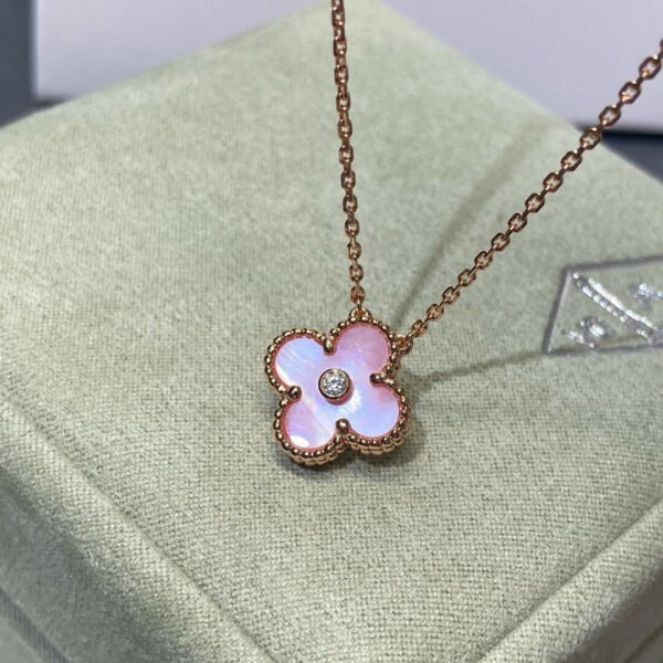 [ELANLUXE]CLOVER 15MM DIAMOND PINK MOP NECKLACE